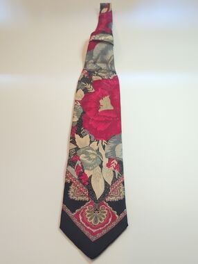 Vintage 100% Silk Made In Italy Bachrach Red Floral and Paisley Men's Neck Tie